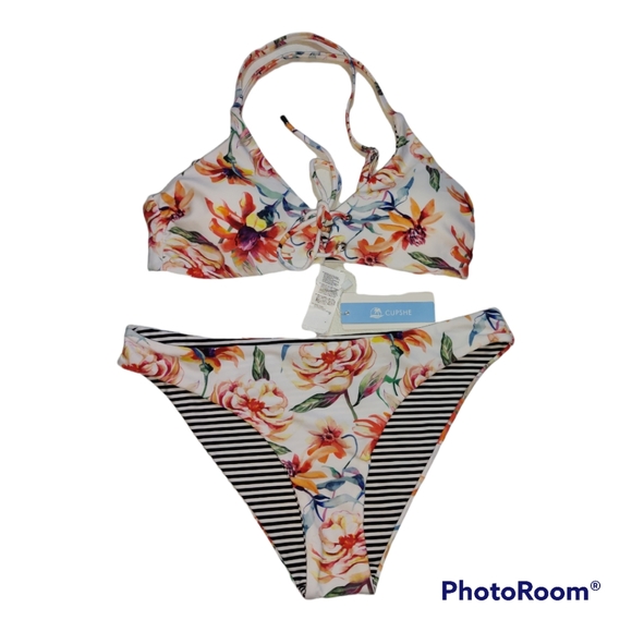 Cupshe Other - Cupshie bikini set, reversible, floral or striped in size small